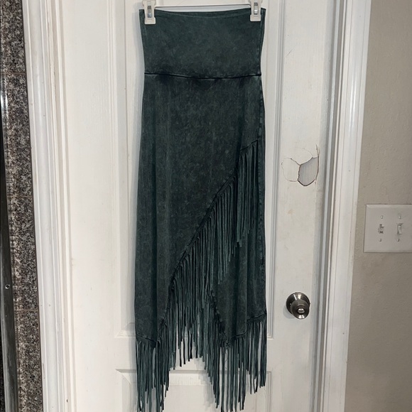 T-Party Mineral Wash Tie Dye Fringe- Small - Picture 3 of 10